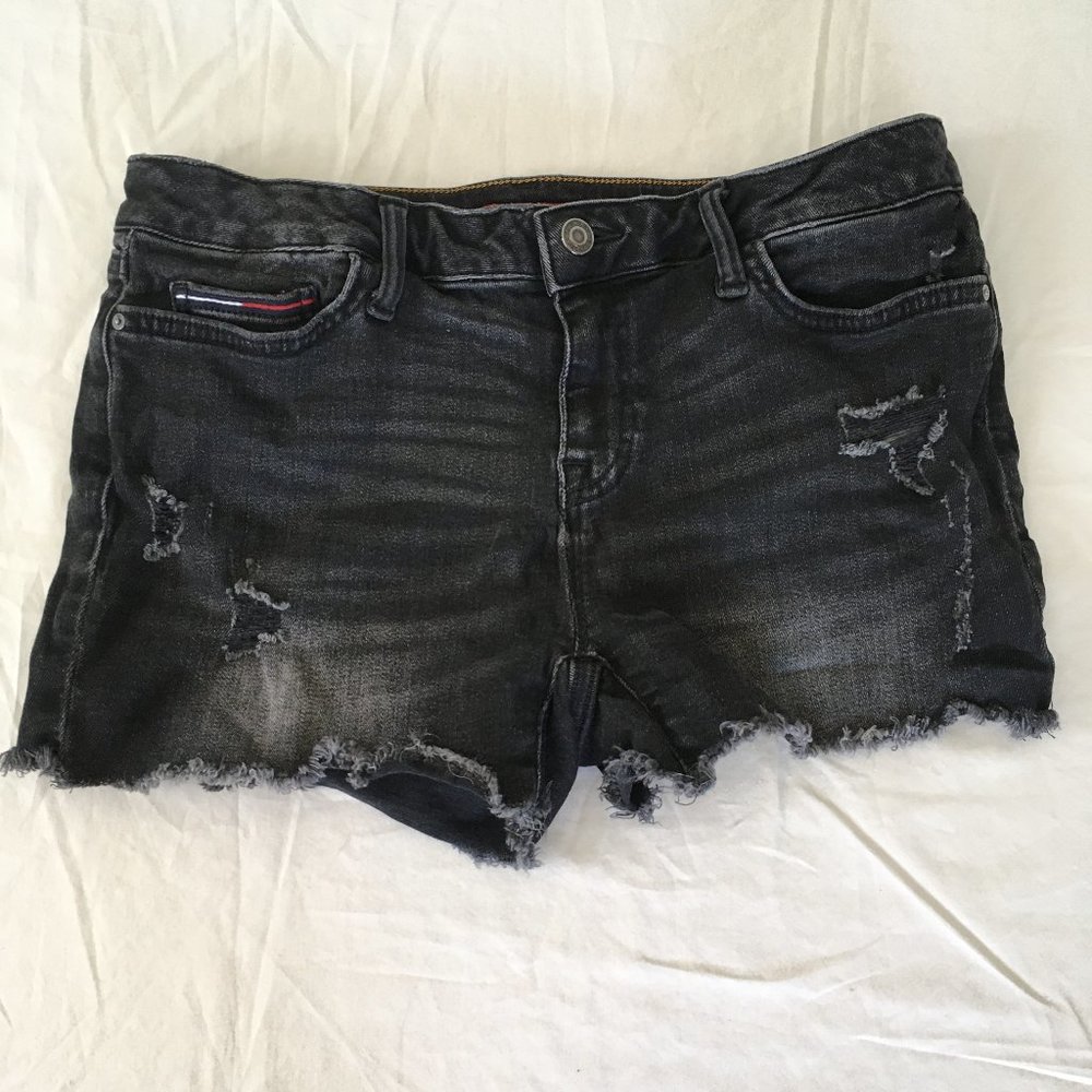 CLEARANCE 4/$15 Tommy Hilfiger Black Denim Raw Hem Cutoff Shorts 4